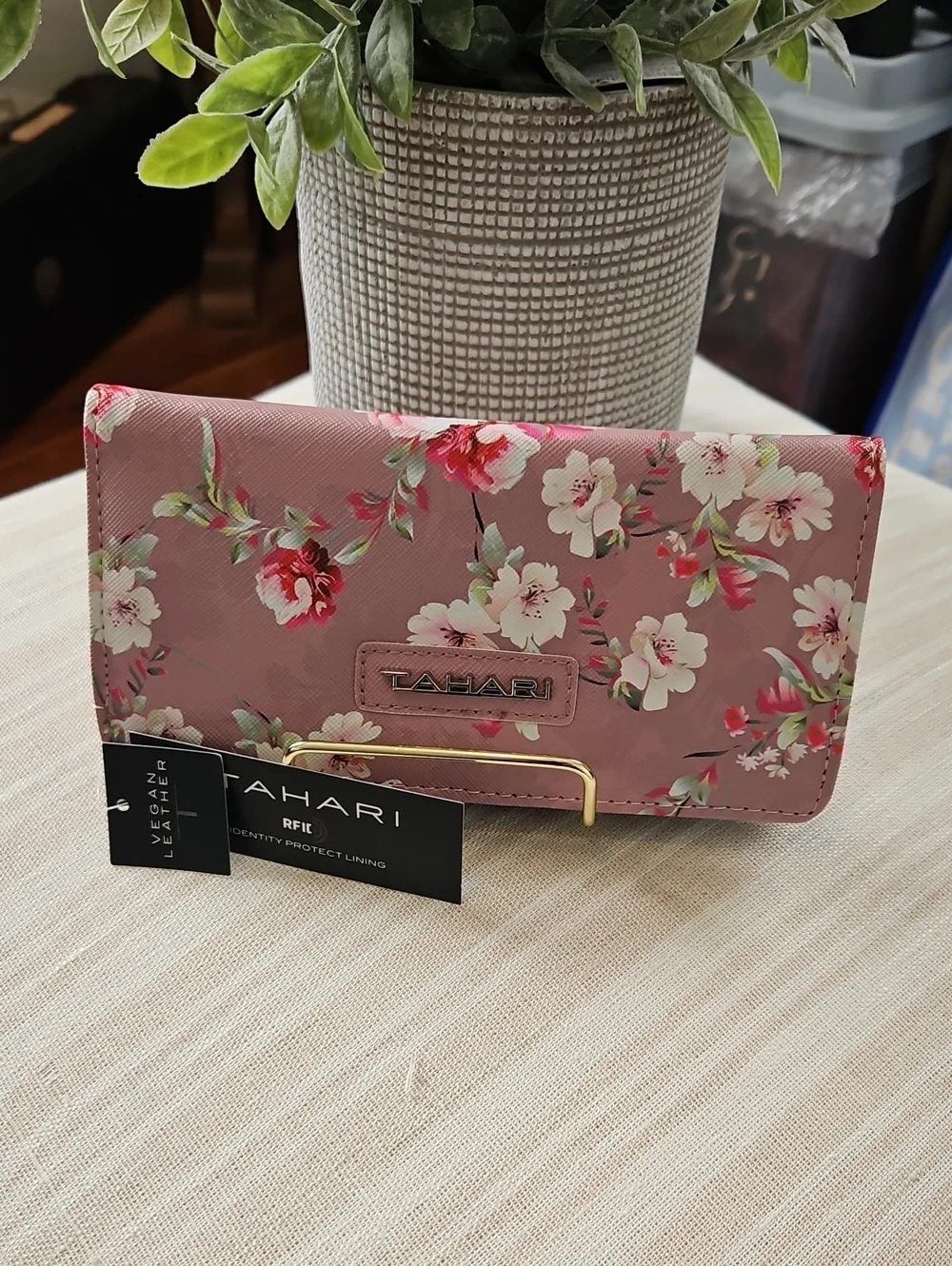 NWT Tahari Dusty Pink Floral Wallet with Matching Mirror